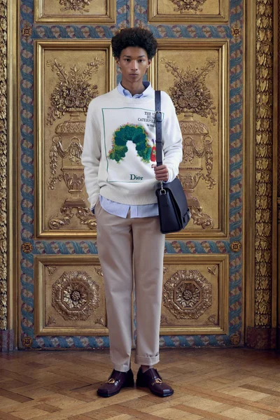 Look 16